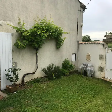La Maison De Josephine Montignac-Charente Exterior photo